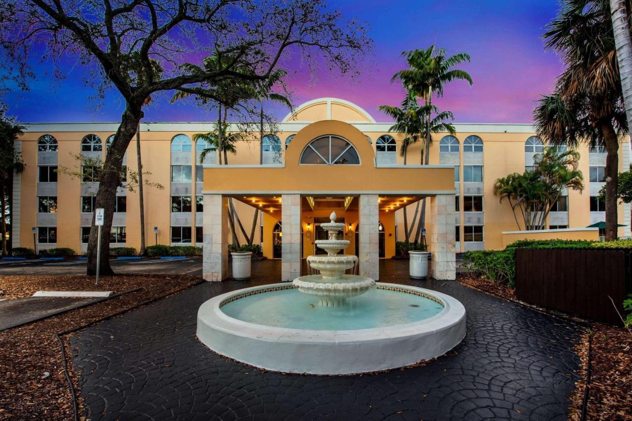 Courtyard by Marriott Fort Lauderdale Plantation, Plantation – Preços  atualizados 2023
